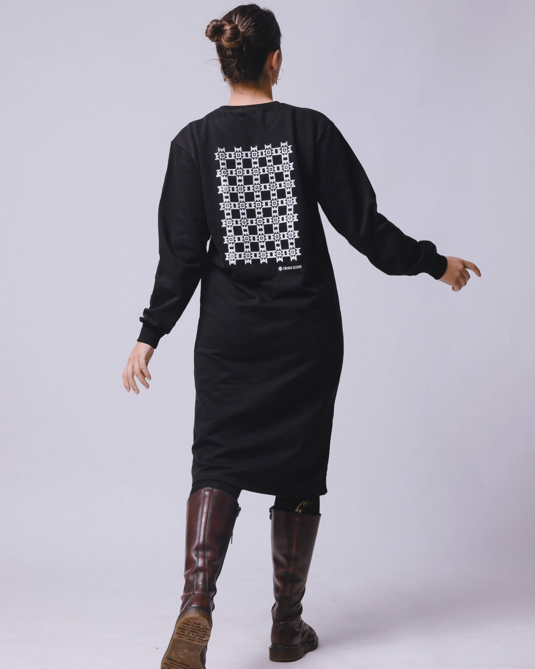 ZMIJANJE.design BUNAREVI Sweatshirt Dress by Alexis Qū